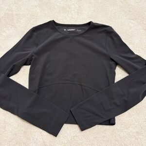 Aritzia Athletic cropped long sleeve